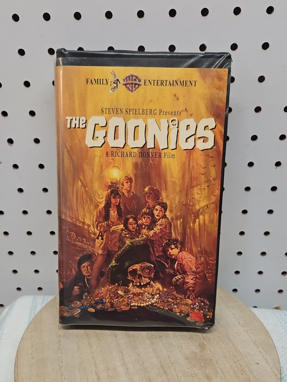 Warner Bros. The Goonies VHS – Orange and Gold Artwork 1985